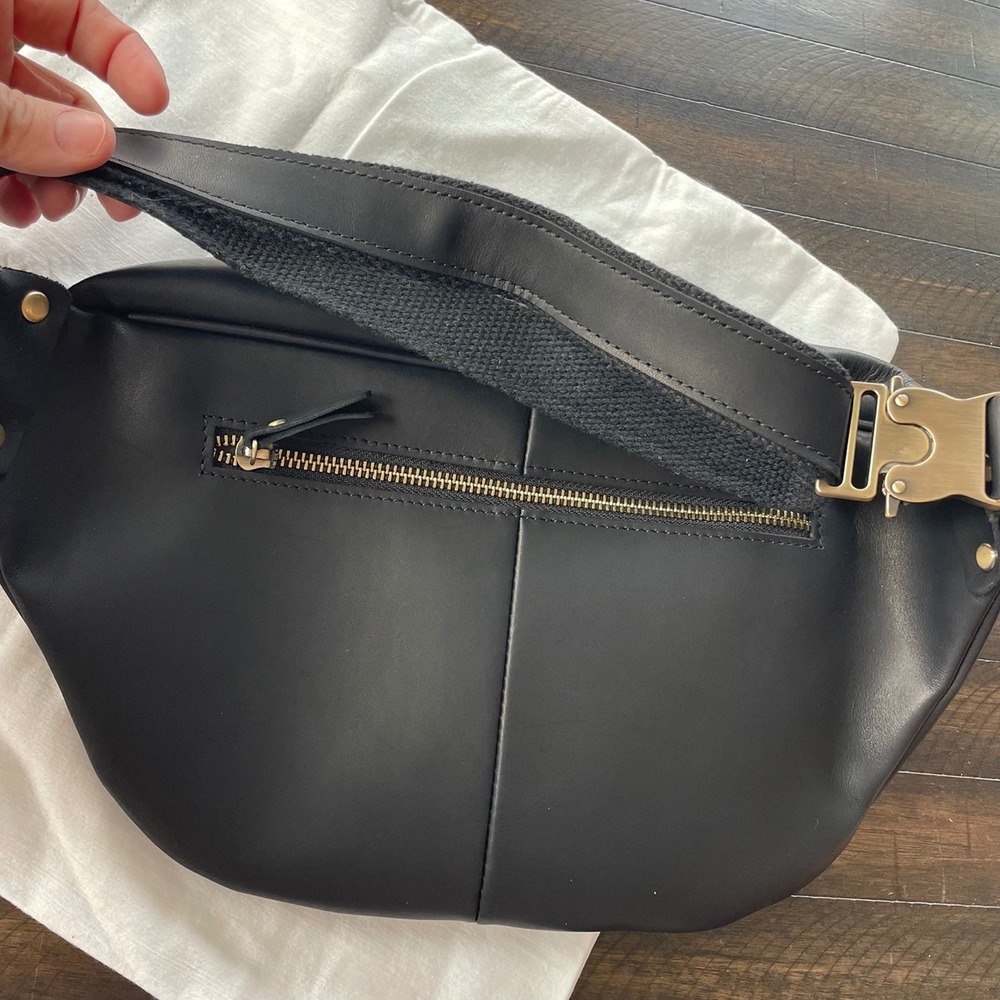 Contacts Genuine Leather Sling Bag Black Waist Pack Antique Brass Buckle - Picture 6 of 7